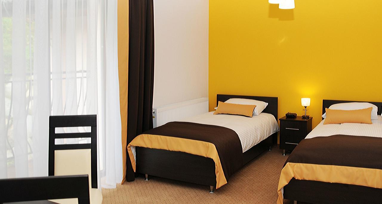 Hotel Klaudia Juszczyn Buitenkant foto