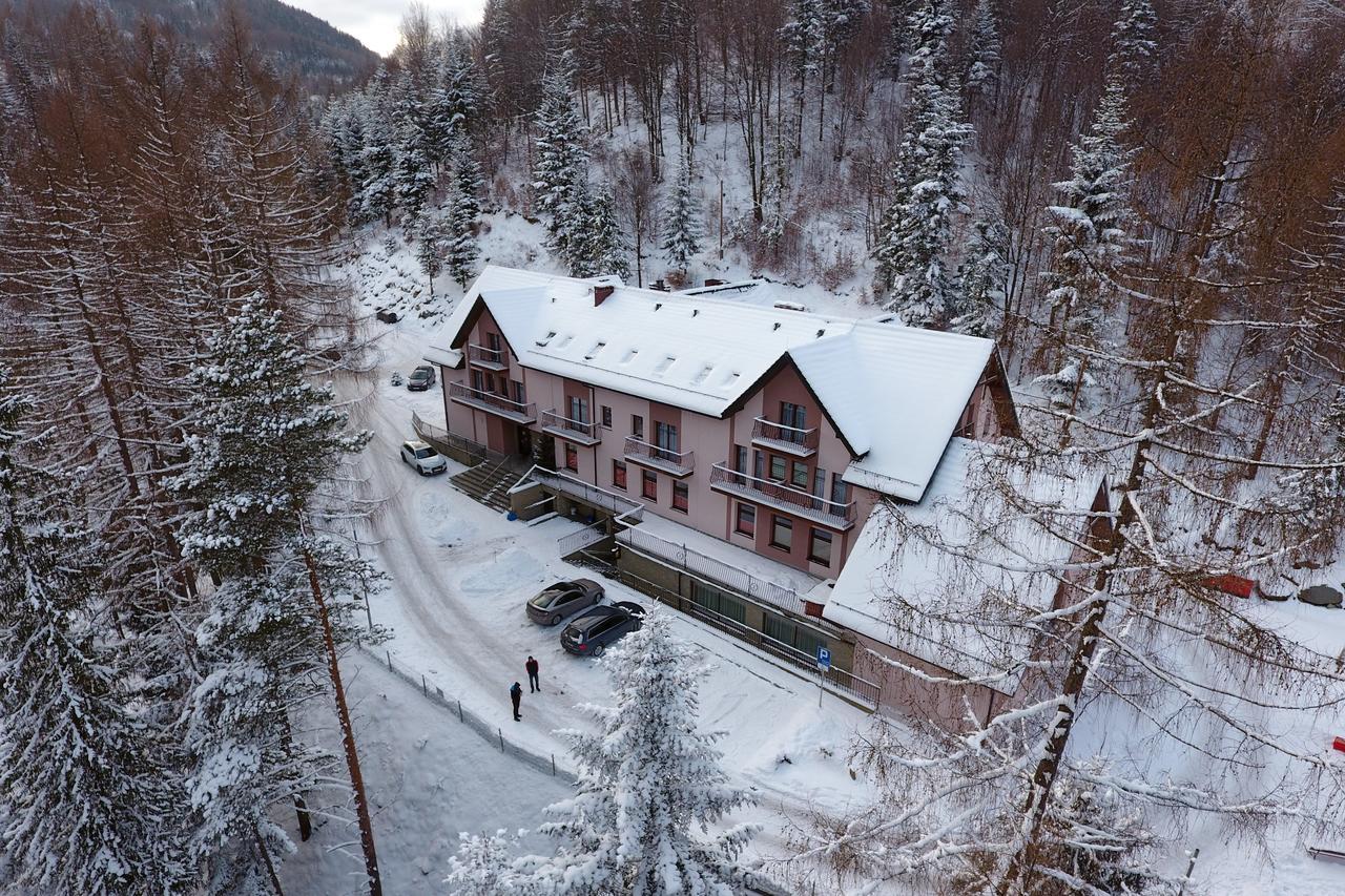 Hotel Klaudia Juszczyn Buitenkant foto